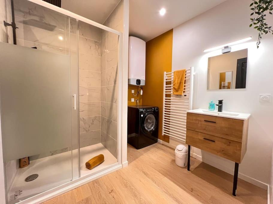 Apartment La Feuilleraie N1-standingappart-wifi-proche *